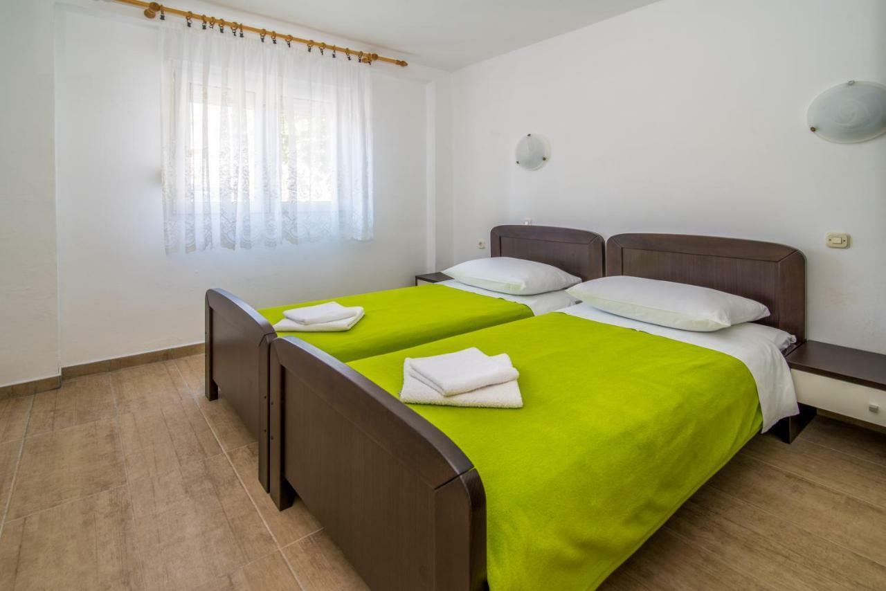 Holiday House Rosalia With Seaview And Swimming Pool Suzan Esterno foto