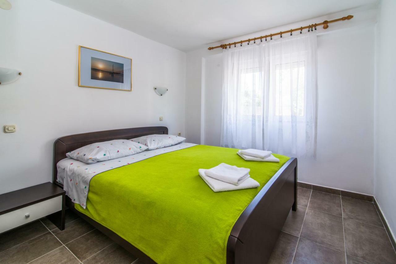 Holiday House Rosalia With Seaview And Swimming Pool Suzan Esterno foto
